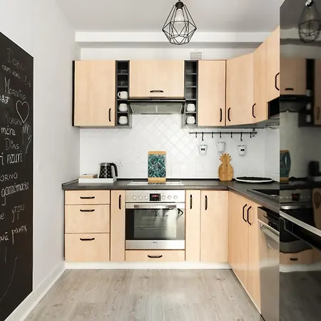 Апартаменты Modern With Balcony 2 Km To International Fair By Renters Познань