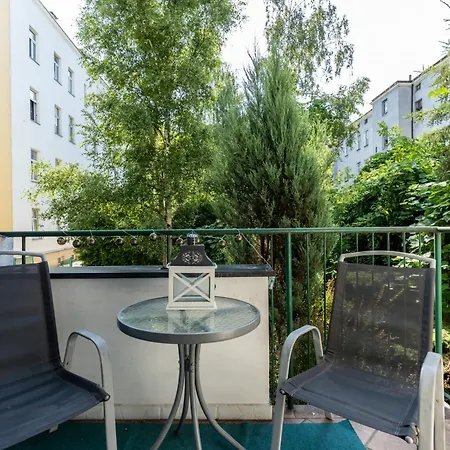 Апартаменты Modern With Balcony 2 Km To International Fair By Renters Познань