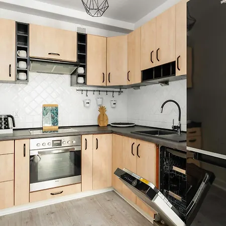 Modern With Balcony 2 Km To International Fair By Renters