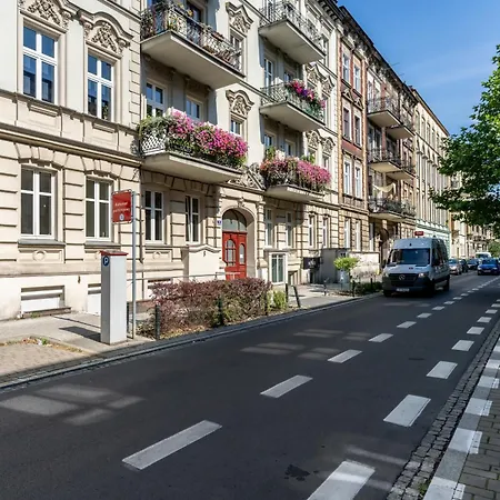 Апартаменты Modern With Balcony 2 Km To International Fair By Renters Познань